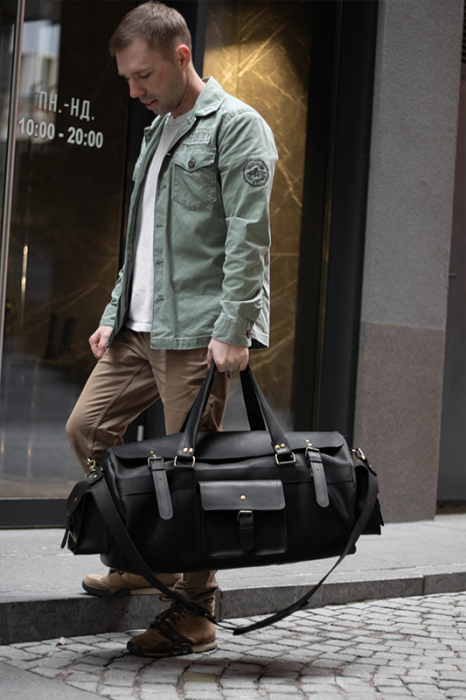 Черная дорожная сумка Бизон из натуральной телячьей кожи