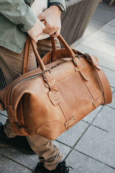 Дорожная сумка Кембридж из натуральной телячьей кожи Дорожная сумка Кембридж из натуральной телячьей кожи