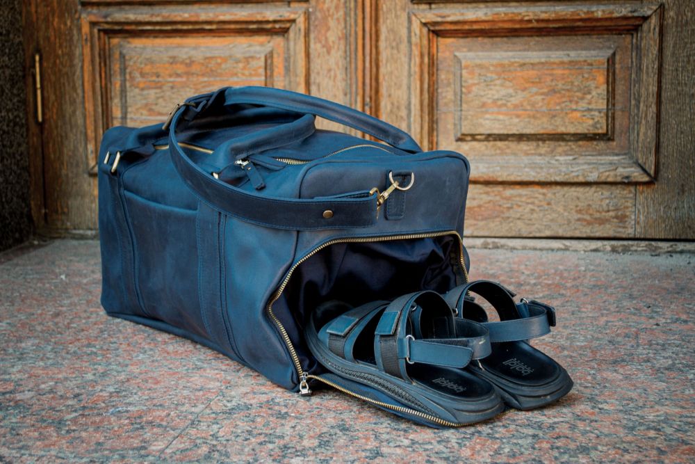 Кожаная спортивная сумка с отделом для обуви