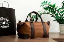 Спортивна сумка з коричневої шкіри Спортивна сумка з коричневої шкіри