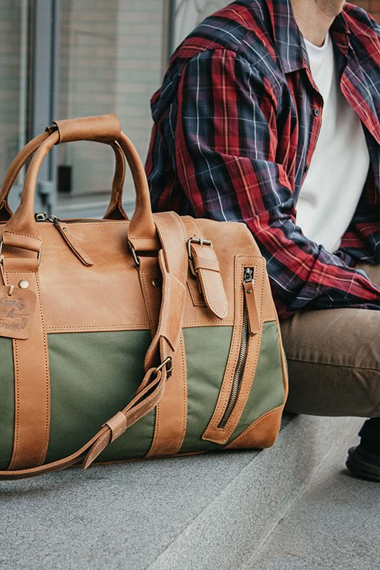 Safari travel bag made of leather and canvas